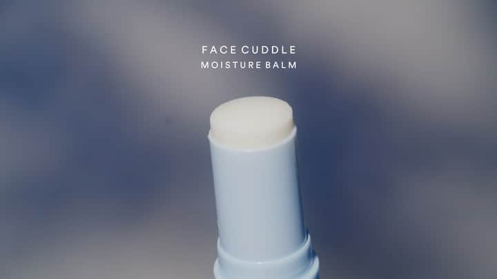 ミシェル・ファンのインスタグラム：「The most comforting hug for your skin #FaceCuddle  @emcosmetics」