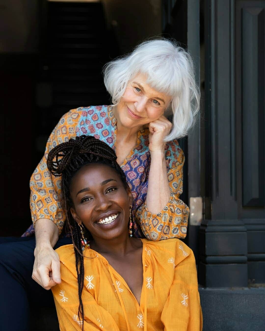 ミーガンパークのインスタグラム：「Relaxed weekend smiles // Jillian wears the Azra Patched Top, Silk Elastane Churdy Pants; Grace wears the Elvia Cotton Blouse & Azra Tiered Skirt. Find these as part of our summer sale on now x」