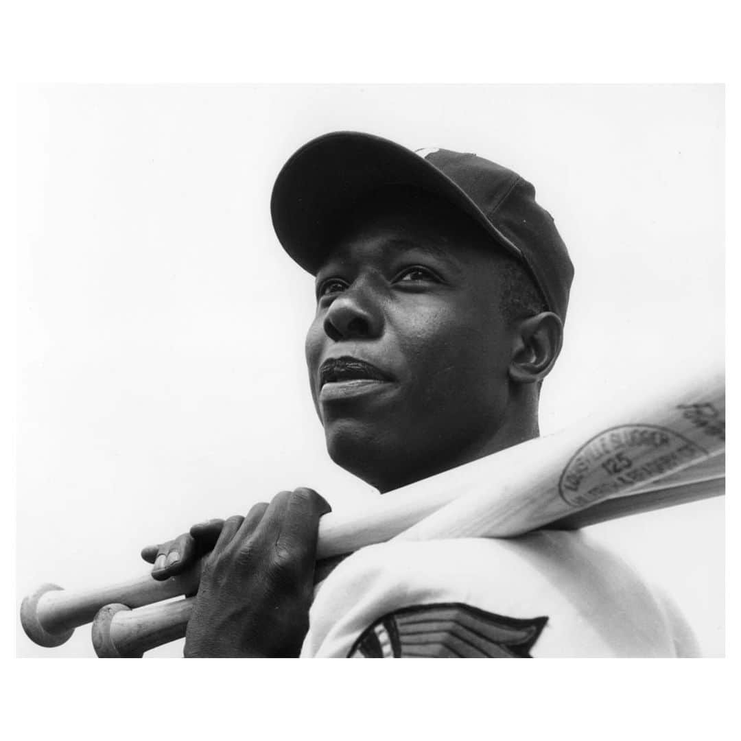 マット・ディロンのインスタグラム：「Hank Aaron (the real home run king.) Baseball legend, hero and class act.  RIP Hank! 1934 - 2021 #hammerinhank #hankaaron」