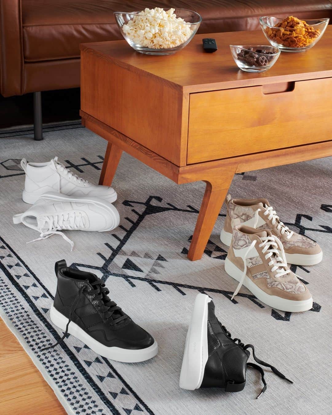 Cole Haanのインスタグラム：「Girls' movie night in, GrandPrø Rally Midcut Sneakers off.」
