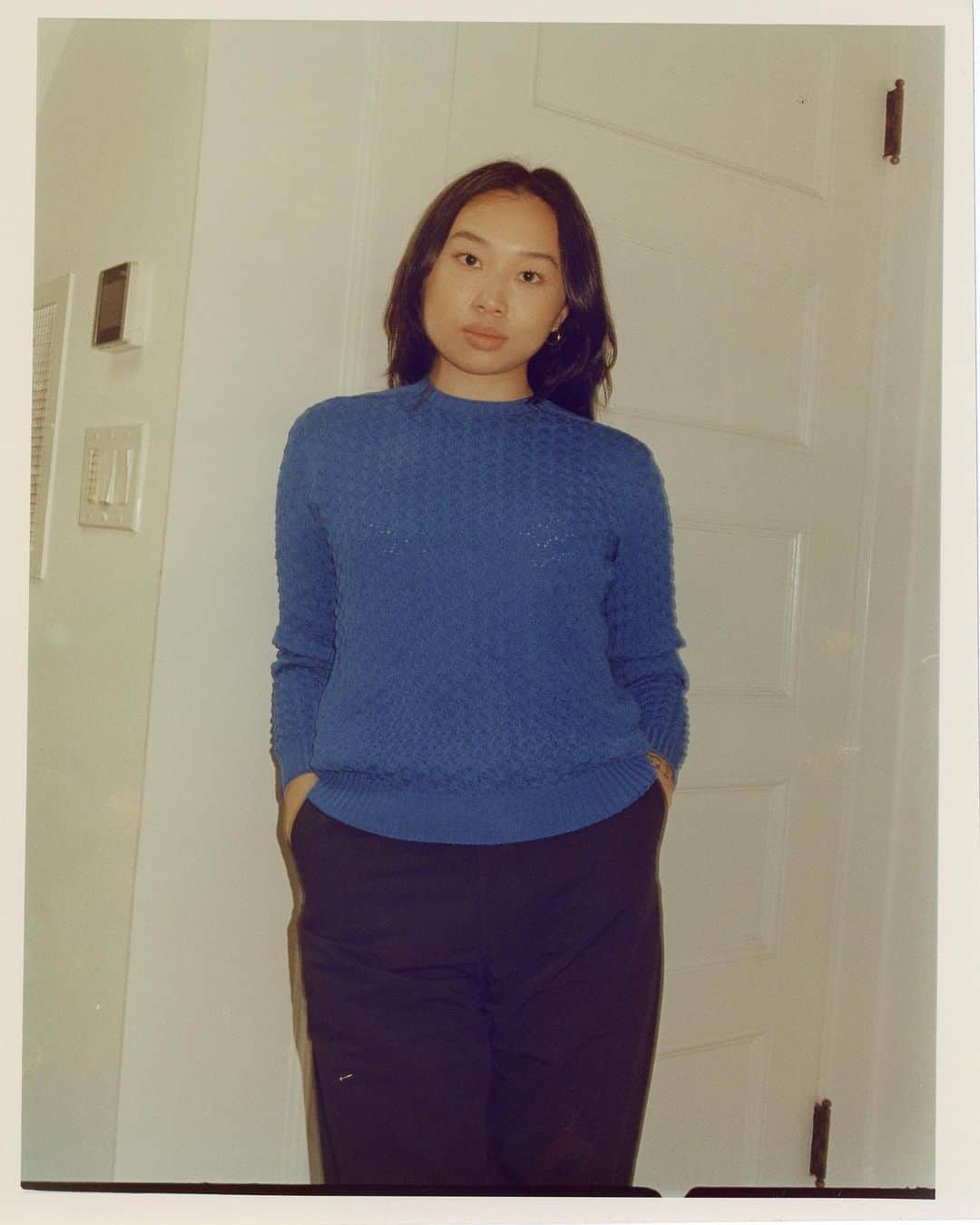 スティーブンアランのインスタグラム：「Gabby in the Merino Wool Barclays Sweater. Knit in Brooklyn. #stevenalan  Photo by @chandlerbondurant」