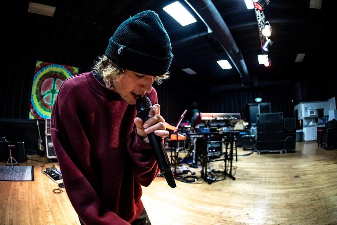 のインスタグラム：「“Heaven is a place not too far away”  📷: @rorykramer」