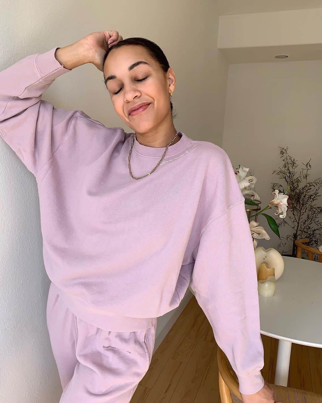 Nordstromさんのインスタグラム写真 - (NordstromInstagram)「We love a good monochromatic, matching set—especially if it's cozy. Shop this lavender loungewear look and more at the link in bio. 📸: @annadominguez #stayNspired​」1月23日 10時07分 - nordstrom