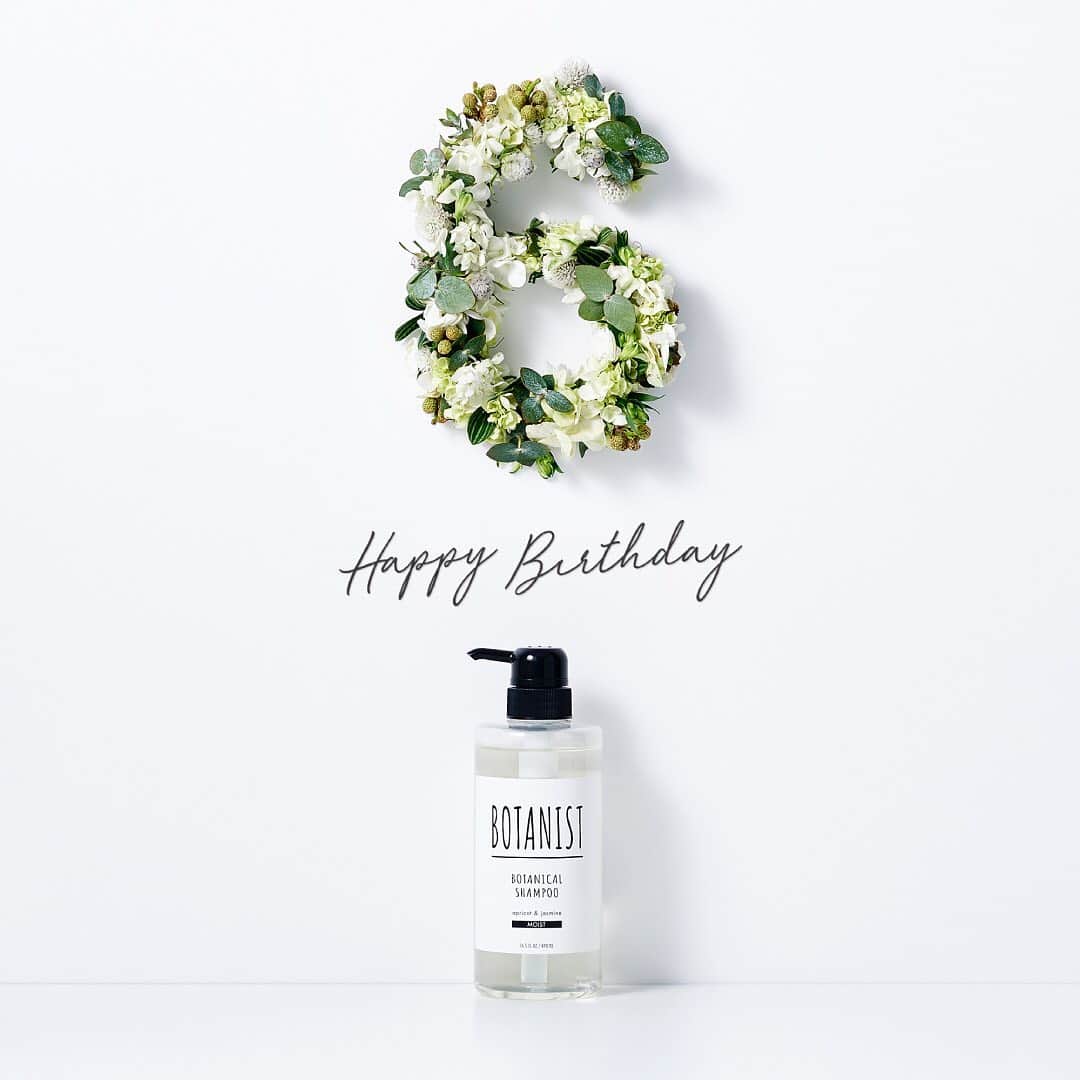 botanist officialのインスタグラム：「【6th Anniversary🎂】 いつもご愛顧いただき、ありがとうございます。 皆さまのおかげで #BOTANIST は、本日6周年を迎えることができました。心から感謝いたします。 ⠀⠀ ブランドが誕生してから、変わらず続けてきたこと。 それはより深く植物を知り、地球環境に配慮しながら、不必要な使用を避けて植物を守り続けていくこと🌿 ⠀⠀ 私たちは、今も未来も皆さまにとってより良いものを追求しながら、植物に敬意を払ったサスティナブルな取り組みに注力していく方針です。 これからも、ボタニカルライフスタイルブランドBOTANISTを、どうぞよろしくお願いいたします♪ ⠀⠀ #6thanniversary #ボタニスト #botanisttokyo #ボタニストトウキョウ #botanicalbeauty  ⠀⠀ 🗼@botanist_tokyo 🌍@botanist_global 🇨🇳@botanist_chinese」