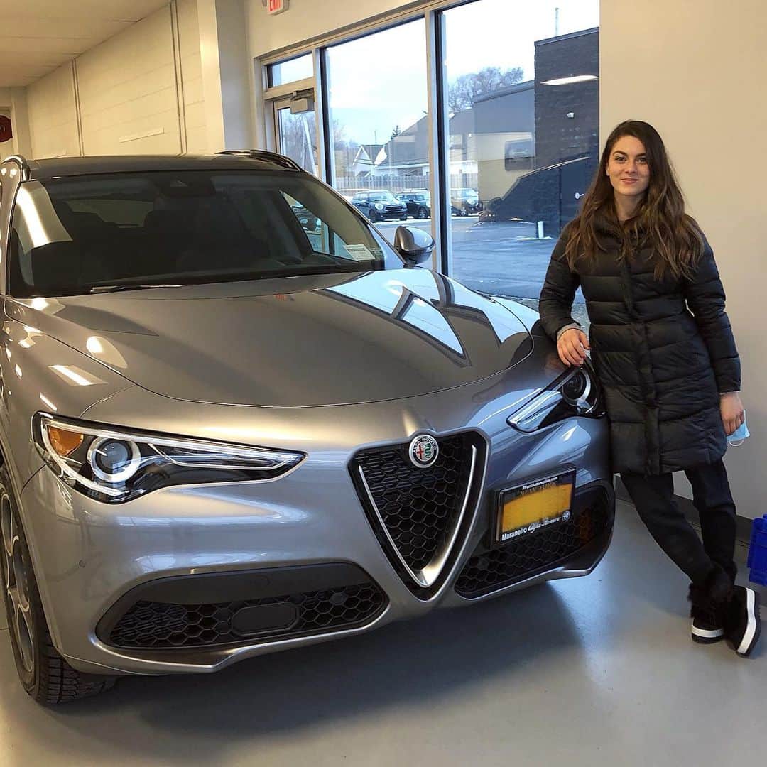 ケイトリン・ホワイエクのインスタグラム：「Just living my Italian dream here 🚗🇮🇹 thank you so much @maranelloalfaromeowny for sending me back to Montreal in style!. . . #maranelloofwny #maranellowny #maranelloalfaromeo」