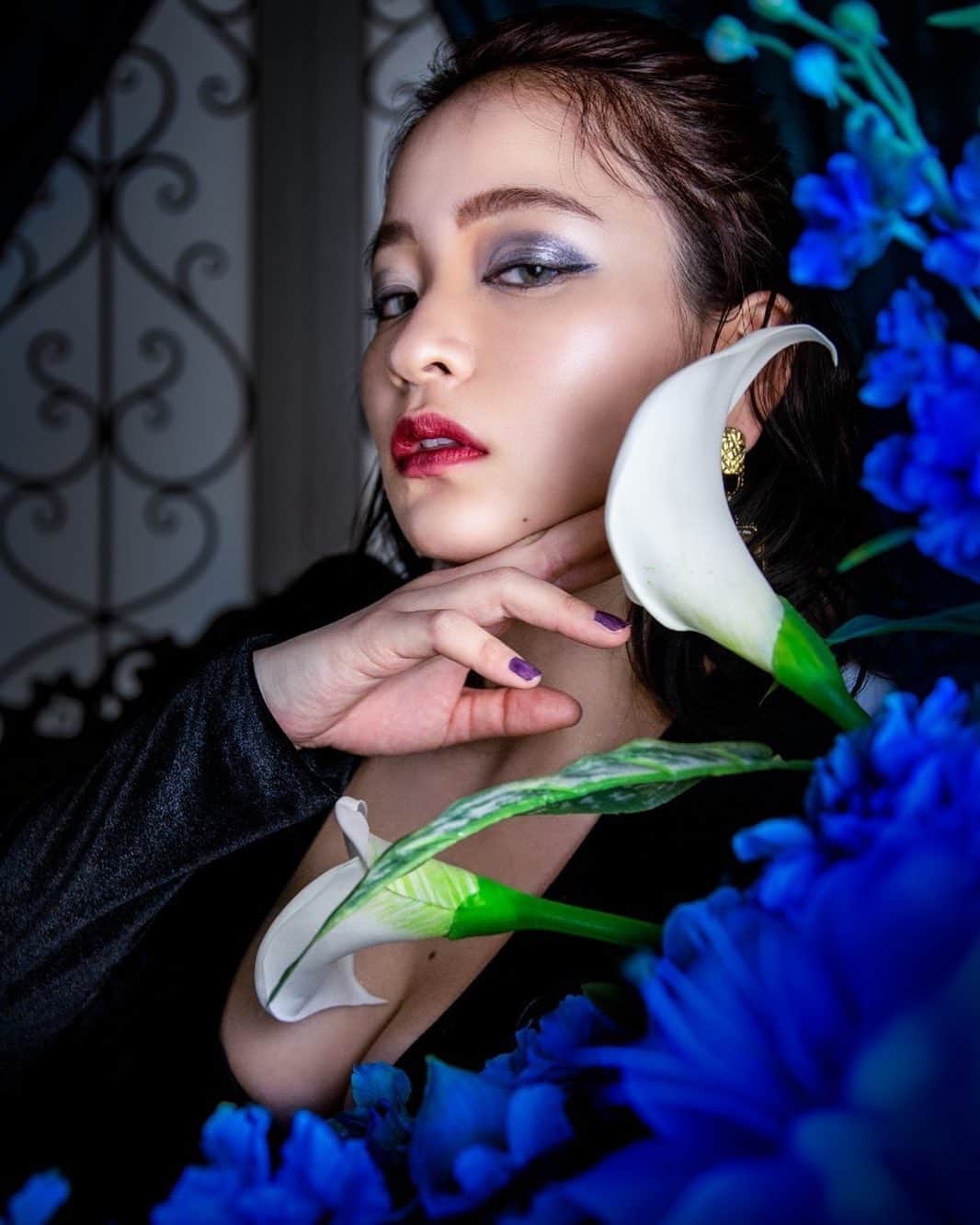 Yakoさんのインスタグラム写真 - (YakoInstagram)「🥀🥀🥀🥀🥀🥀🥀  Photo by @kazudonn   被写体やらせていただきました✨ たくさん素敵な写真を撮って頂いたので これから、たくさん投稿していきます笑笑  #モデル #被写体モデル #被写体 #被写体になります #ひしゃたい  #ポートレート撮影 #ポートレート #ポートレートモデル #ポートレート女子  #portrait #portraitphotography #portraitmodel #model  #japanesegirl #nagoya  #flower #blue #花 #名古屋 #なごや #名古屋モデル  #YakoOricci #HAKARIfamily #houseoforicci #houseoforiccijapan #houseofninaoricci #oricciway #theoricciway @houseoforicci  @oriccijapan  @hikari_family」1月23日 10時53分 - yakkkko.y