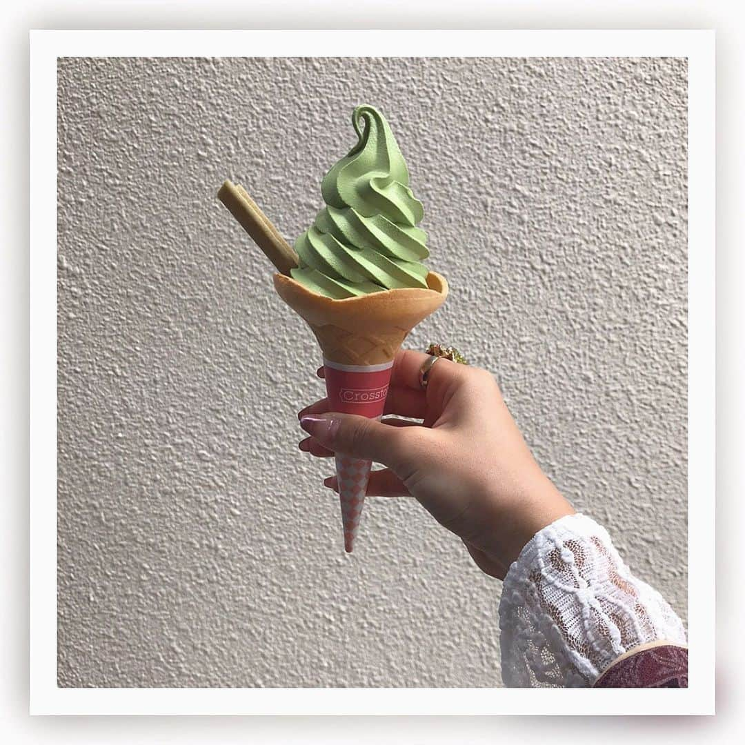 稲葉るりさんのインスタグラム写真 - (稲葉るりInstagram)「京都で食べた抹茶アイスクリーム🍦💚が美味しくて忘れられない〜 八つ橋も付いてたのっ 食べたいなぁ💭🤤  #京都 #京都フード #アイス #抹茶アイス #ソフトクリーム #抹茶 #抹茶スイーツ #八橋」1月23日 11時01分 - make_up_yuka