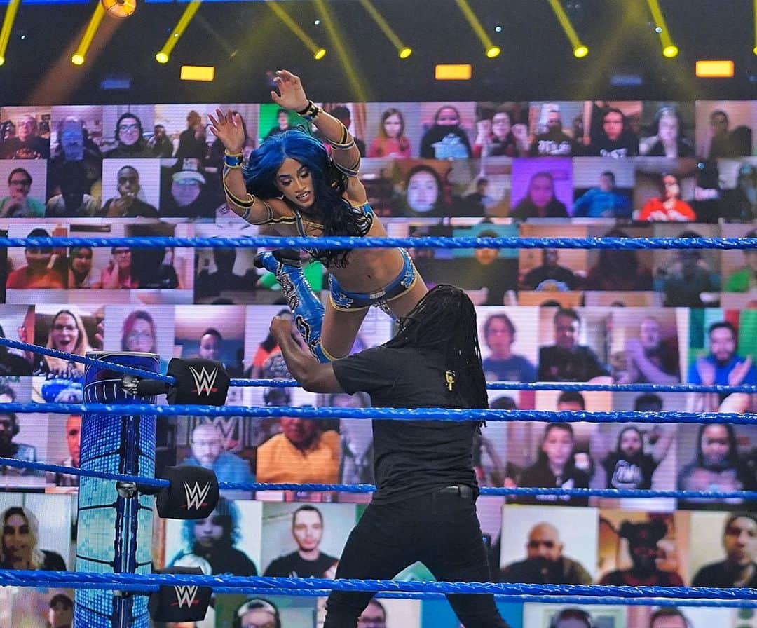 WWEさんのインスタグラム写真 - (WWEInstagram)「@sashabankswwe finally gets some revenge on @reginald.wwe!! #SmackDown @carmellawwe」1月23日 11時16分 - wwe