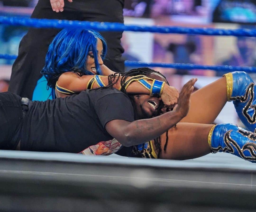 WWEさんのインスタグラム写真 - (WWEInstagram)「@sashabankswwe finally gets some revenge on @reginald.wwe!! #SmackDown @carmellawwe」1月23日 11時16分 - wwe