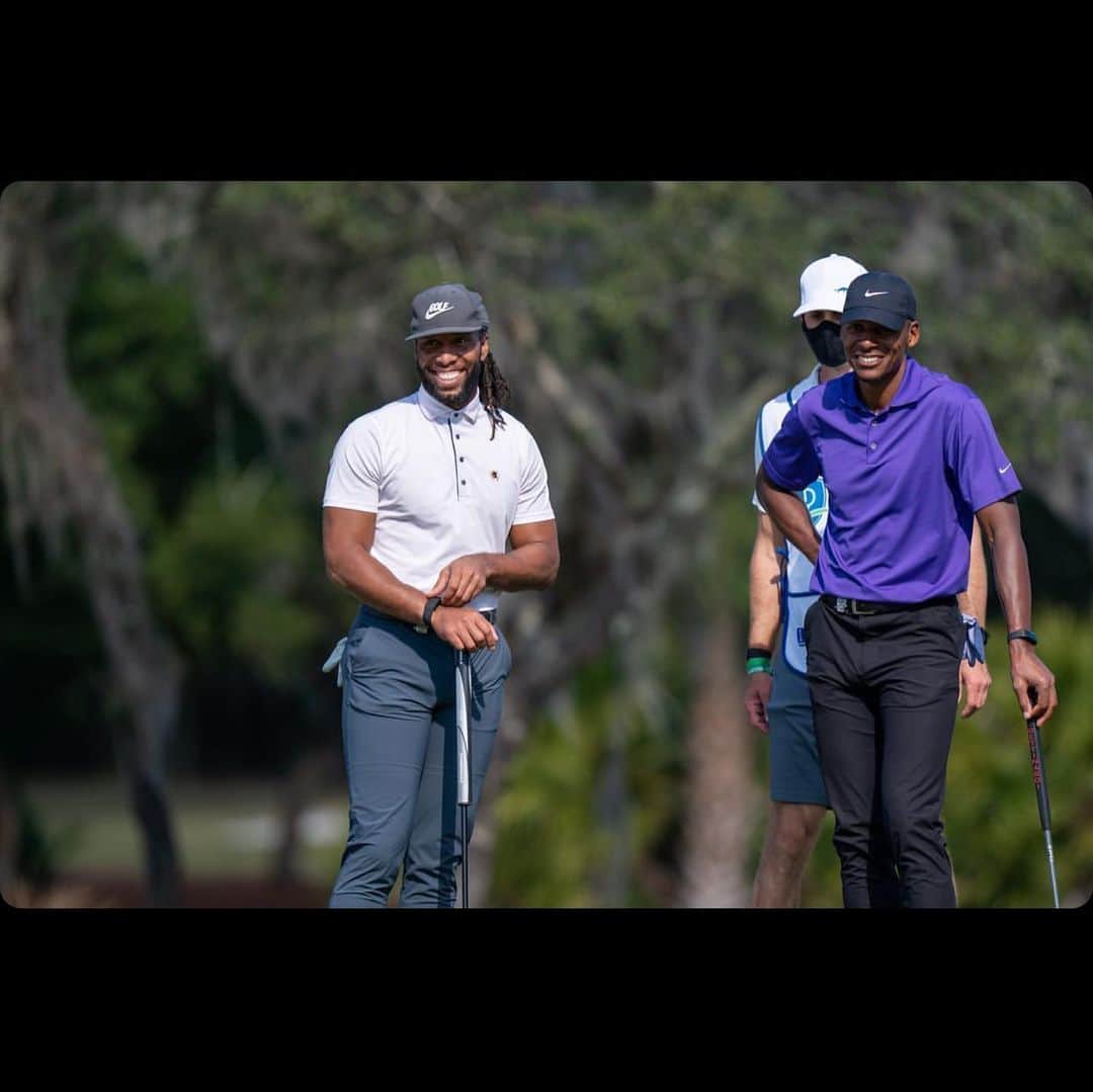 レイ・アレンのインスタグラム：「Another day in the books at the #diamondresortlpga  @larryfitzgerald #staceylewis @diamondresorts #inthehunt」