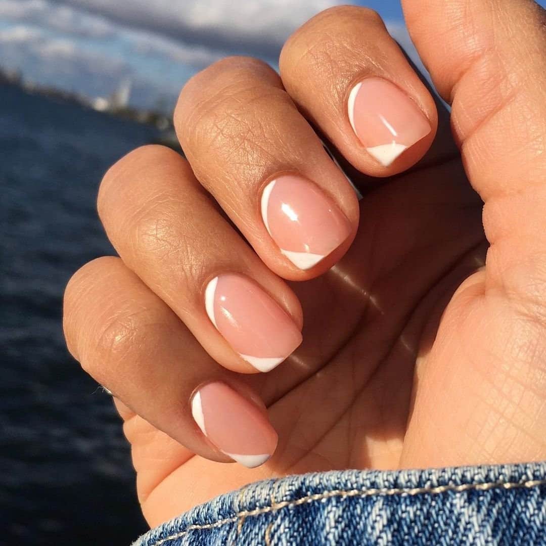 OPIさんのインスタグラム写真 - (OPIInstagram)「Sometimes you just need a palate cleanser. #OPIObsessed with this minimal #nailart using #Passion. By: @press_reset_nails   #minimalnails #opi #coloristheanswer #nailart #abstractnails #nails #nailsofinstagram #nails💅」1月23日 11時30分 - opi