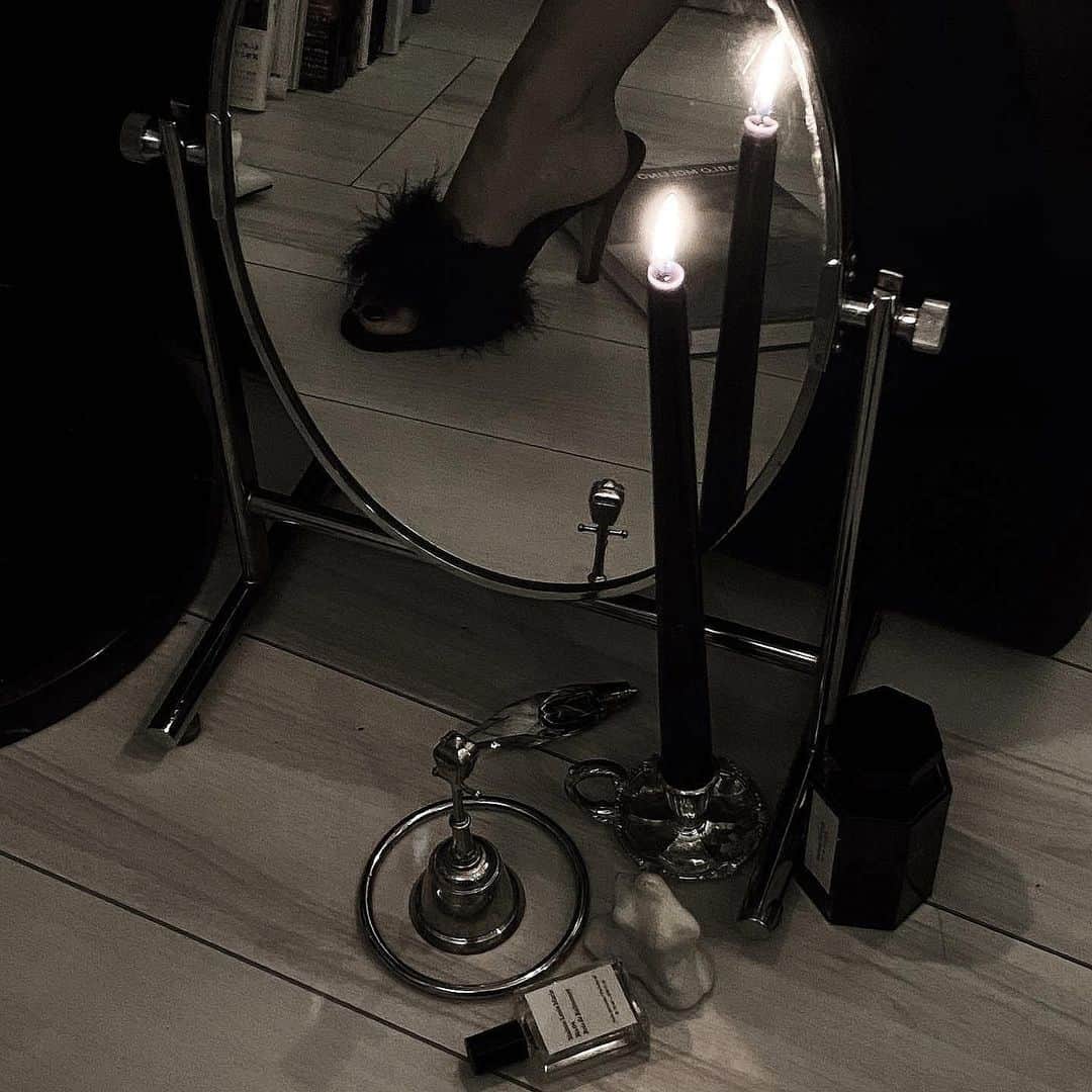 ミツギ百合さんのインスタグラム写真 - (ミツギ百合Instagram)「カルロ・モリーノと、ランジェリーと、愛の始まり。」1月23日 11時40分 - theendlolita