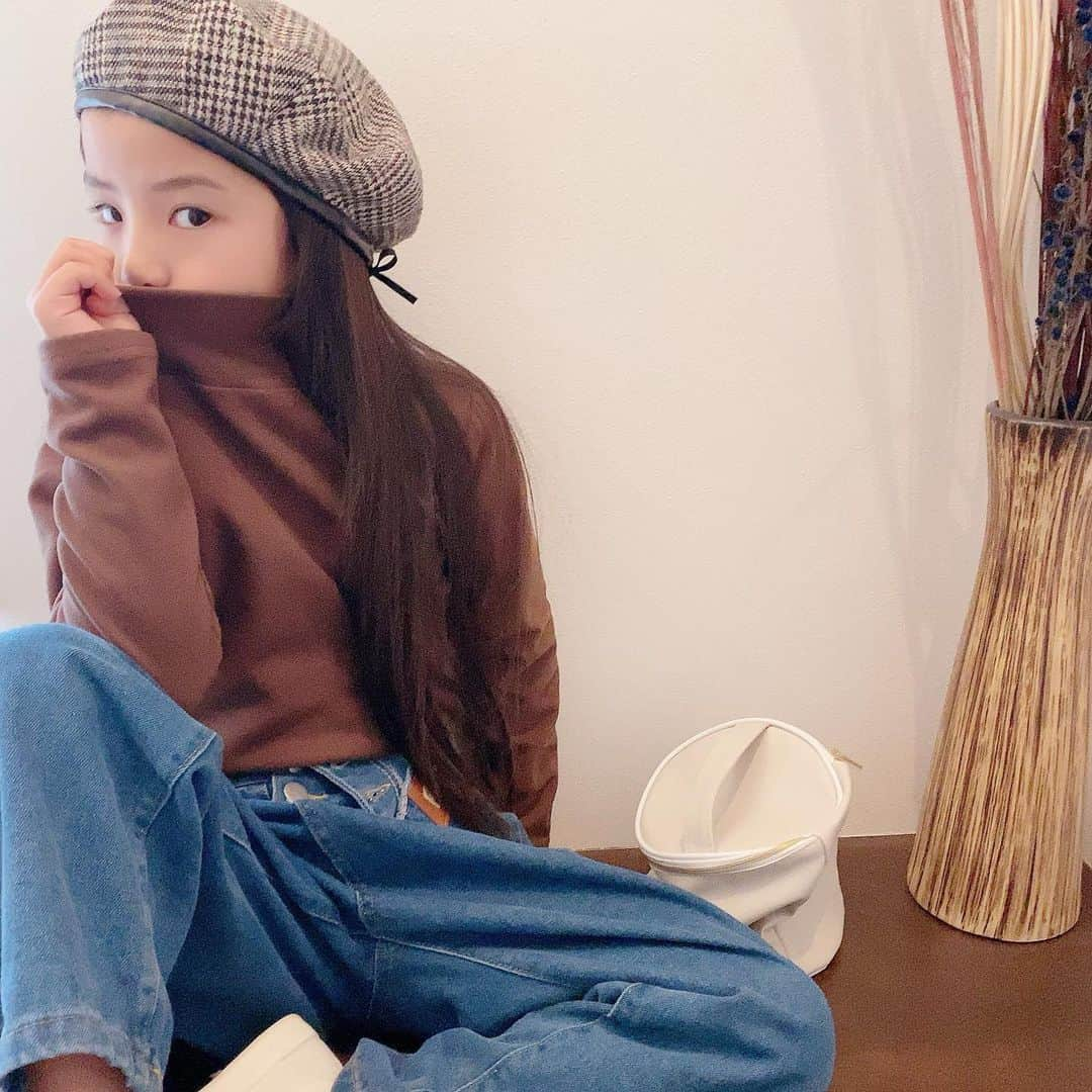 ♡KAO♡さんのインスタグラム写真 - (♡KAO♡Instagram)「： ： #おりんコーデ  #rinchancode ♡♡♡ @smilekids888 coordinate ： ： @smilekids888 より本日21時発売の裏微起毛TOPS♡ 使い勝手抜群で何より肌触り良くて温かいよ！ 全3色980円で販売開始です♡ 安いー👏 こういうTOPSはいくつあっても使えるから 全色欲しいくらい(*˘︶˘*).｡.:*♡ ： ： tops▹▸ @smilekids888 -身長125cm  size 130- ： ： ： ： ： ： ： ： ： ： ： ： ： ： ：  #ig_kidsfashion #kidsfashion #親バカ #ig_oyabakabu #親バカ部 #娘 #6歳 #女の子 #インスタキッズ #ig_kids #mamanoko #ママリ #hugmug #コドモノ #キッズファッション #コドモダカラ #comona #キッセレ #ママタス #プチプラコーデ  #キッズコーデ #韓国ファッション #韓国子供服」1月23日 12時07分 - o0.don_tama.0o