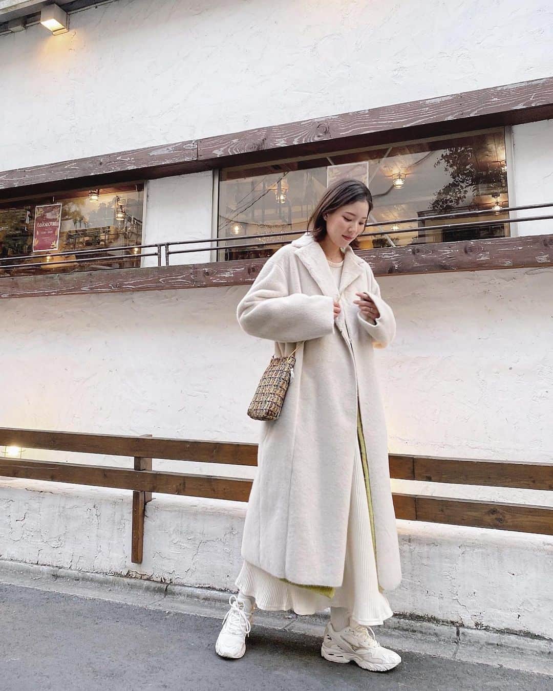 布川桃花さんのインスタグラム写真 - (布川桃花Instagram)「今季買った @think_fur のコート 軽いのにあったか〜い💕  リバーシブルでめちゃめちゃ使える！！  #momoka_fashion  #マタニティコーデ」1月23日 12時05分 - momoka_fukawa