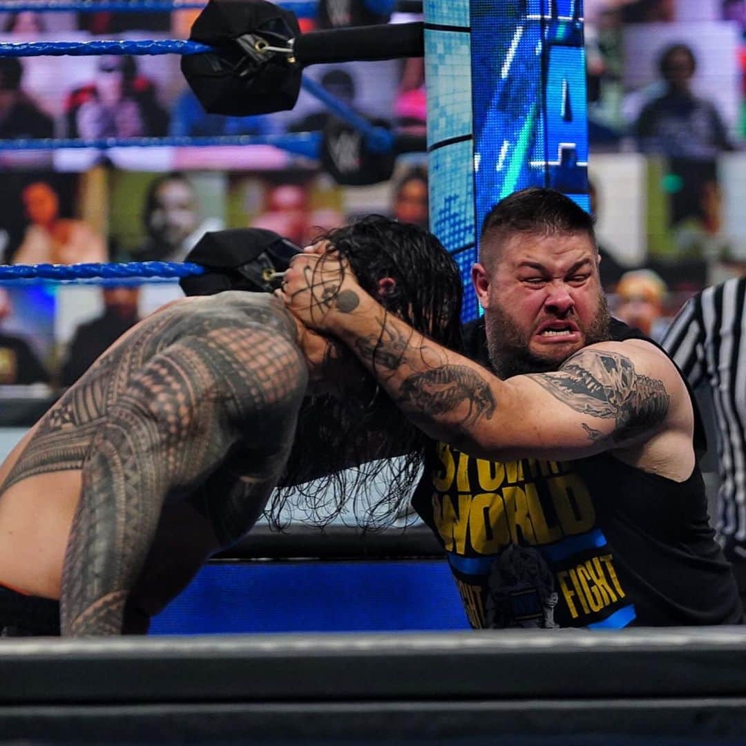 WWEさんのインスタグラム写真 - (WWEInstagram)「#KevinOwens rescues #AdamPearce from @romanreigns and gets a little payback in the process! #SmackDown」1月23日 12時08分 - wwe