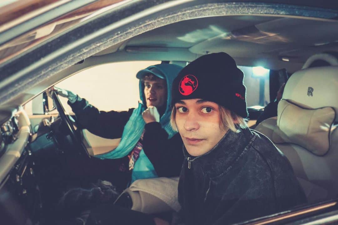 Bars and Melodyのインスタグラム：「Thank you guys so much for your support on the carpe diem release 🔥 first week has been amazing... this is just the start of a crazy year...」