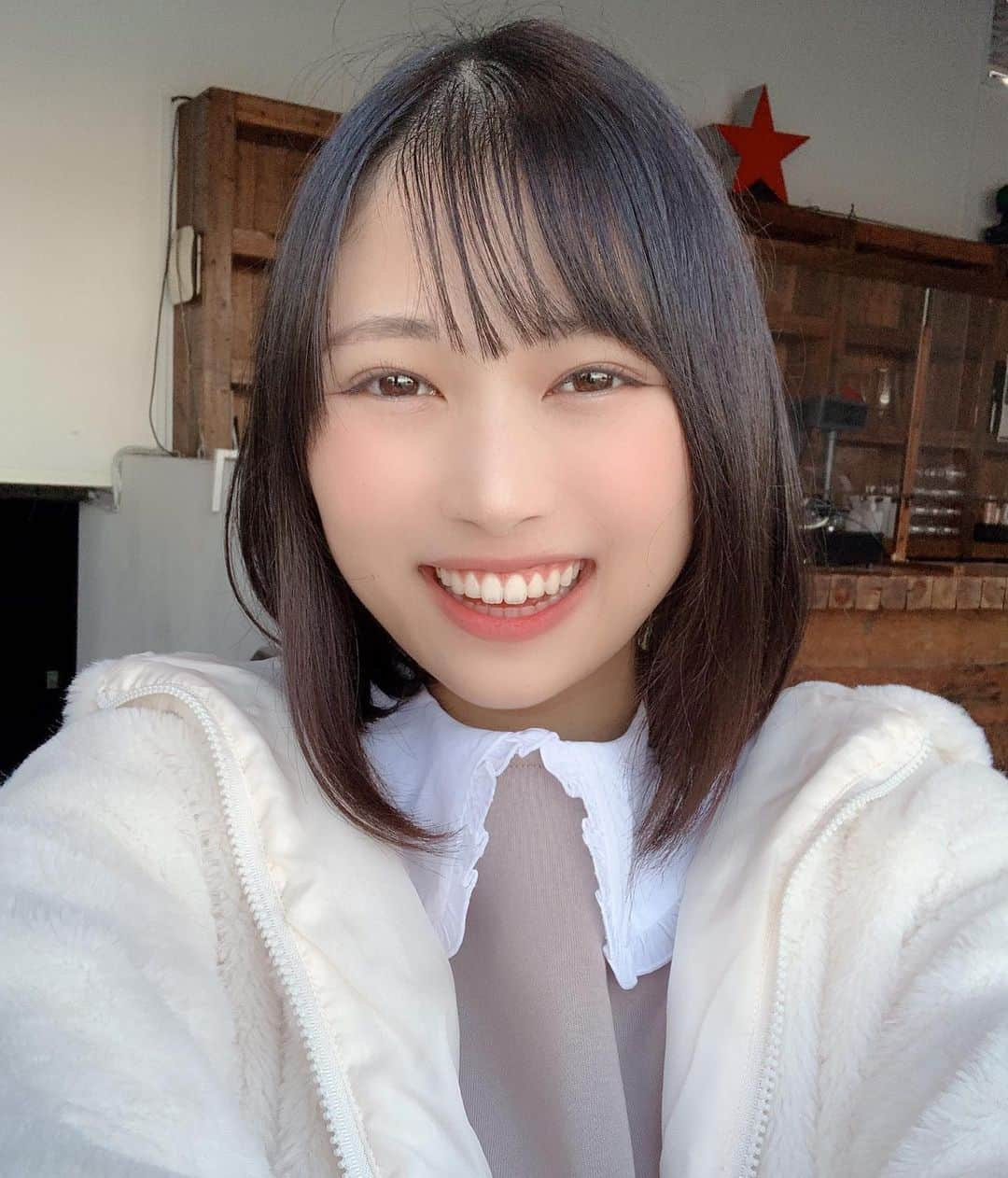 望月ひかりさんのインスタグラム写真 - (望月ひかりInstagram)「みんなは雨の日といえば何〜？  #アイドル #地下アイドル #ショートヘア #ショート女子 #ボブ #idol #黒髪ボブ #乃木坂46 #日向坂46 #坂道 #fff #f4f #l4l #lfl #フォロー返し #tokyo #followｍe #likeforlikes #乃木坂46好きな人と繋がりたい #followforfollowback #japan #いいね返し #自撮り #自撮り女子 #좋아요반사 #팔로우백 #뷰티스타그램 #메이크업 #얼스타그램 #아이돌」1月23日 21時40分 - hikaringo_mochizuki