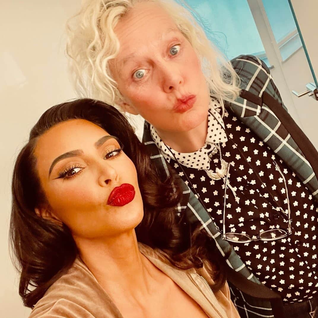 エレン・ヴォン・アンワースさんのインスタグラム写真 - (エレン・ヴォン・アンワースInstagram)「On set with the one and only 💥  @kimkardashian 💋 #selfiebykim」1月23日 21時55分 - ellenvonunwerth