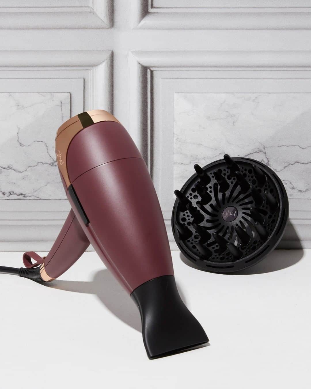 ghd hairさんのインスタグラム写真 - (ghd hairInstagram)「Is it possible to fall in love with a hairdryer? Asking for a friend 😉 But seriously, ghd helios is stylish, sleek and super fast ✨ What more could you want? 👆  #ghd #ghdhelios #ghddryjanuary #hairgoals #ghddiffuser #hairenvy #hairstyling」1月23日 22時06分 - ghdhair