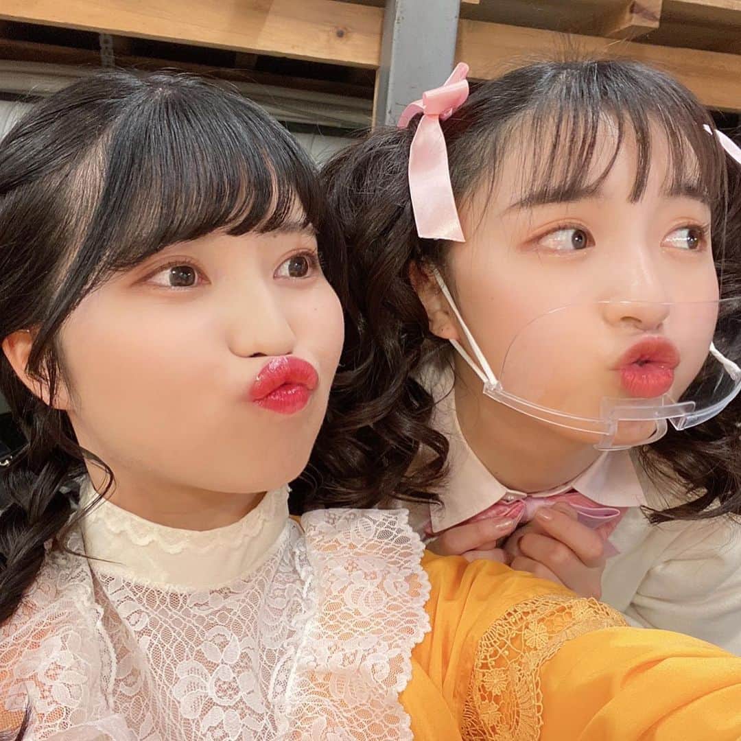 柿原桃里のインスタグラム：「_ お気に入りの写真🤳🧡 うちのりなてぃ金魚にそっくりちゃんなんです  #りなてぃ」