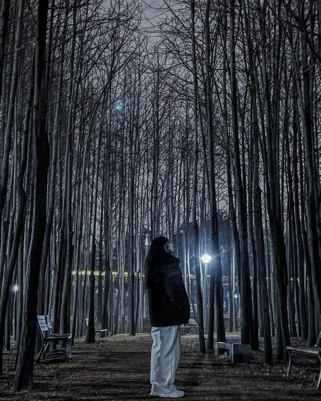 チョン・ウンジさんのインスタグラム写真 - (チョン・ウンジInstagram)「밤산책」1月23日 22時10分 - artist_eunji