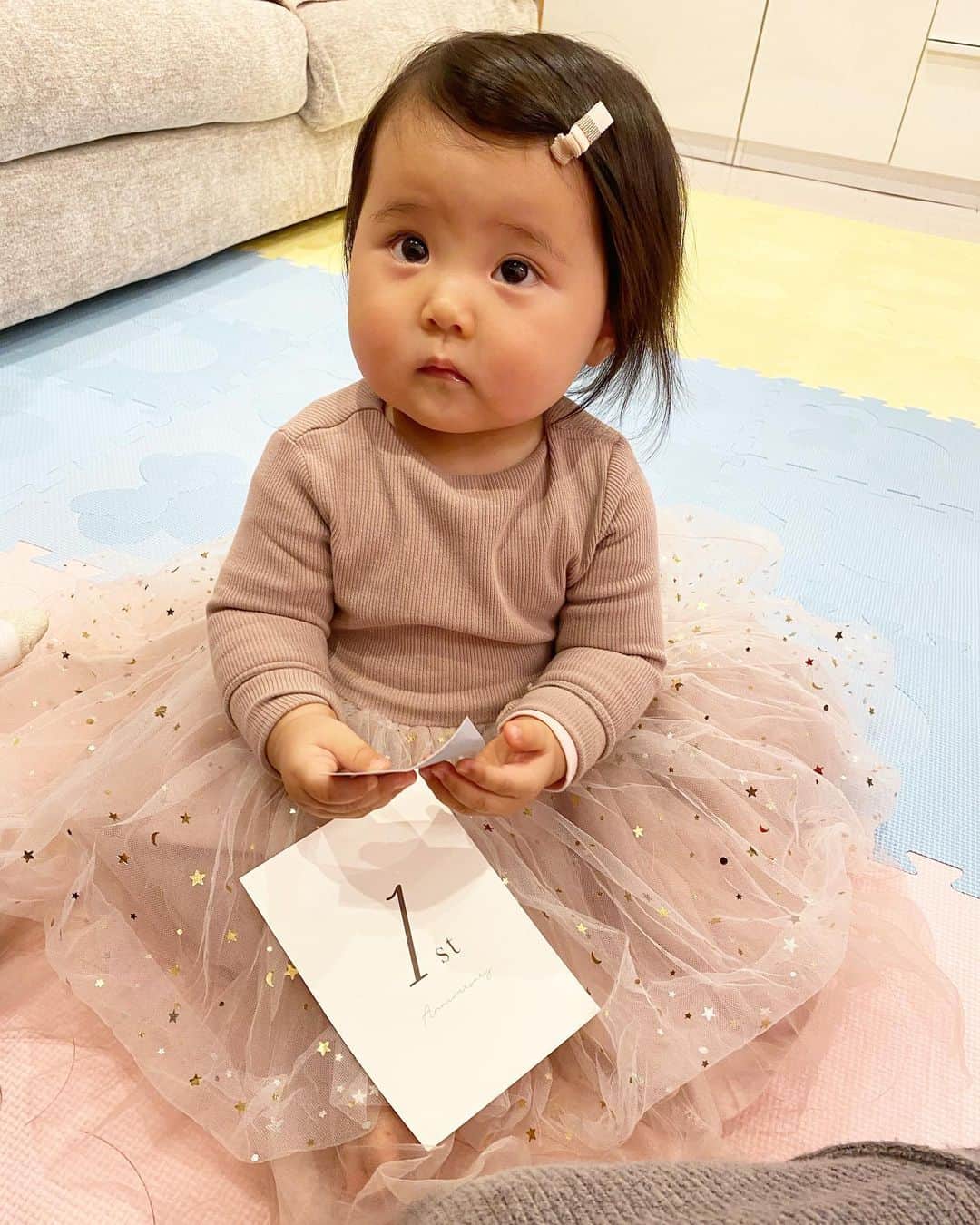 木村安梨沙さんのインスタグラム写真 - (木村安梨沙Instagram)「可愛い可愛い えまちゃんの一歳のお誕生日🎂♥️ おめでとう。 これからえまにとってたくさんの幸せが 溢れる人生になりますように、、、 少し歩けるようになってた🥰 早く一緒にお出かけしたいね❤️✨」1月23日 22時15分 - arisa1208
