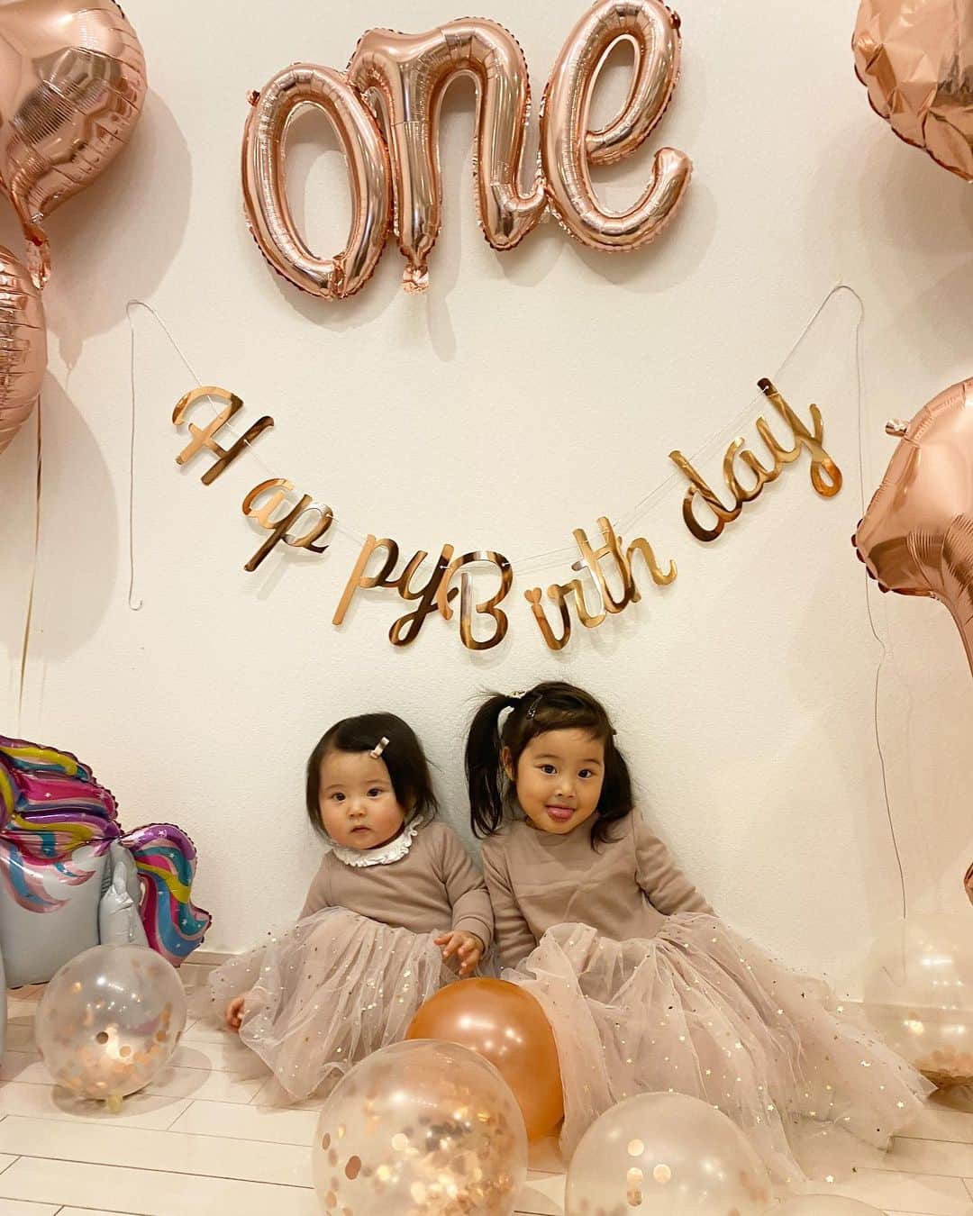 木村安梨沙のインスタグラム：「可愛い可愛い えまちゃんの一歳のお誕生日🎂♥️ おめでとう。 これからえまにとってたくさんの幸せが 溢れる人生になりますように、、、 少し歩けるようになってた🥰 早く一緒にお出かけしたいね❤️✨」