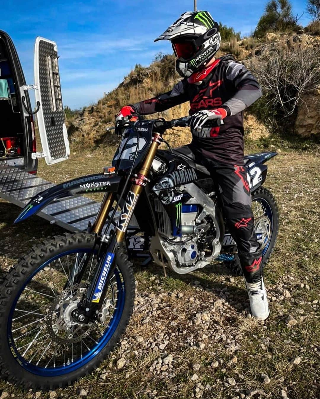 MotoGPさんのインスタグラム写真 - (MotoGPInstagram)「Getting ready for the 2021 #MotoGP season 💪 @maverick12official enjoyed some off-road training this morning! 😎 #SwipeLeft ⬅️ #MV12 #Motorcycle #Racing #Motorsport」1月23日 22時17分 - motogp