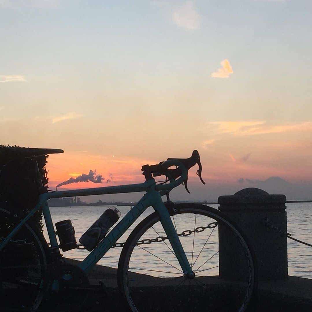 のインスタグラム：「#ridebianchi #bianchi #ビアンキ #SPECIALISSIMA #celeste #ridesolo」