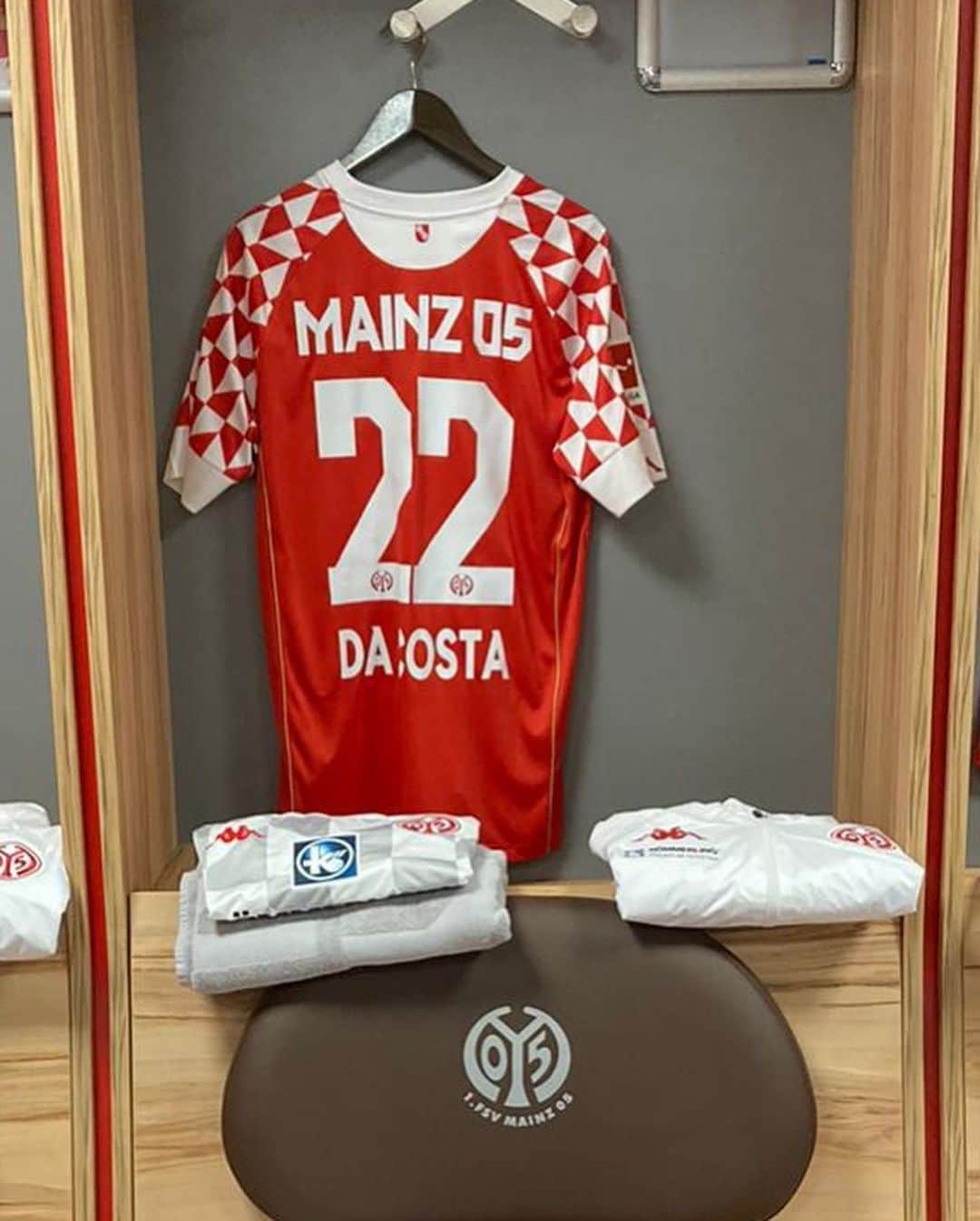 1.FSVマインツ05さんのインスタグラム写真 - (1.FSVマインツ05Instagram)「Unsere beiden Neuzugänge sind in der Startelf. Eure Meinung zur ersten 11? #mainz05 #M05RBL」1月23日 22時30分 - 1fsvmainz05