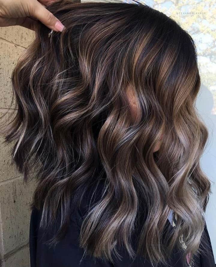 CosmoProf Beautyさんのインスタグラム写真 - (CosmoProf BeautyInstagram)「High contrast dimension will always be a favorite of ours😍⁣⁣ ⁣⁣ @texasbalayage 's formula👇⁣ Wella Color Touch 9/97 to tone and 6/71 for a little lowlight⁣.⁣ Olaplex No. 4-7 to end it.⁣ ⁣ Find the Wella shades you need to create high contrast dimension for your clients' at Cosmo Prof! Don't forget, Same Day Delivery available. SHOP via #LinkInBio⁣ ⁣ #repost #wellacolor #wellahair #colortouch ⁣ #wellacolortouch #olaplextreatment ⁣ #olaplexhair #cosmoprofbeauty #licensedtocreate #brunette #brunettehair #brunettes #brunettebalayage #balayagespecialist #balayageartist #balayagedandpainted #balayagecolor #balayagehair #dimensionalbrunette #dimensionalcolor #dimensionalhair」1月23日 23時00分 - cosmoprofbeauty