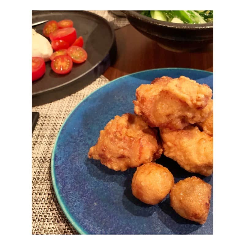 市橋有里のインスタグラム：「昨夜は何年ぶりかに唐揚げを作った。 揚げ物は天ぷらくらいしか作らないけど、久々作ったら割とおいしくできた。 揚げ物しだすともっともっと美味しくと欲が出てしまいますねw ついでの里芋の唐揚げもうまし😋 #居酒屋ごはん #小料理屋あり」