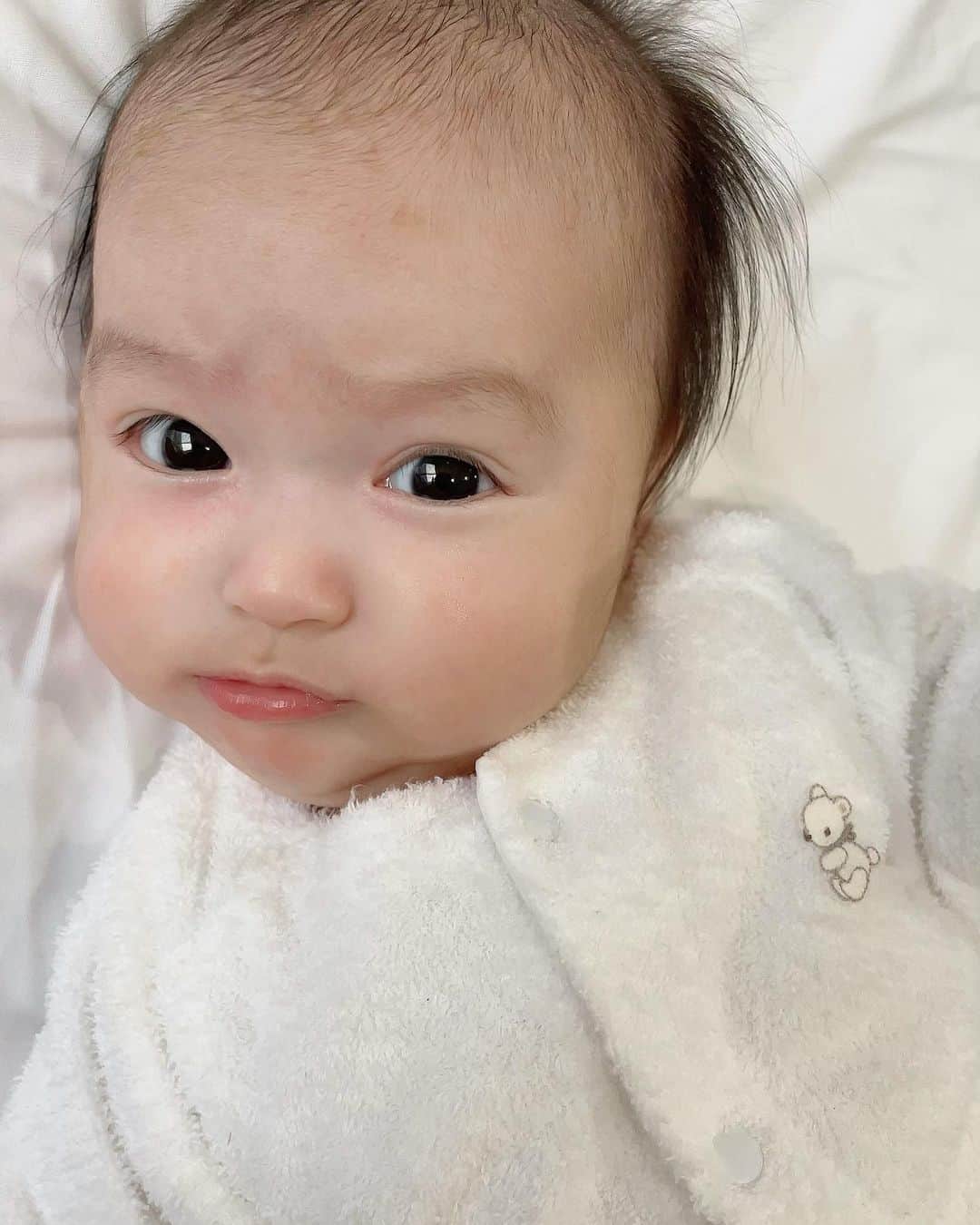 川崎希さんのインスタグラム写真 - (川崎希Instagram)「きょうで生後3ヶ月になったよ👶🍼  #babygirl #生後3ヶ月」1月23日 14時03分 - kawasakinozomi