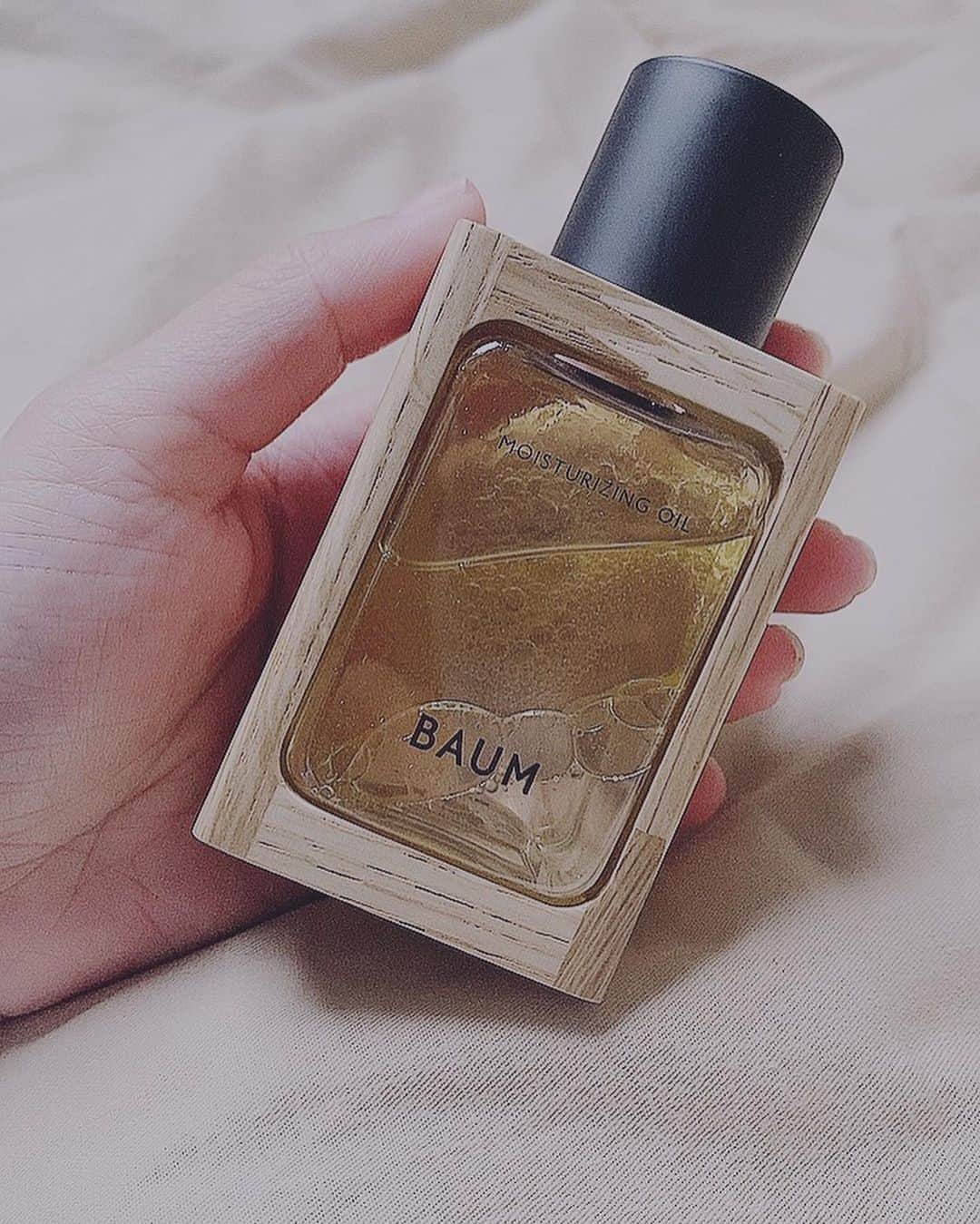 艾芊芊さんのインスタグラム写真 - (艾芊芊Instagram)「watery Face oil #baum」1月23日 14時18分 - iceykoko