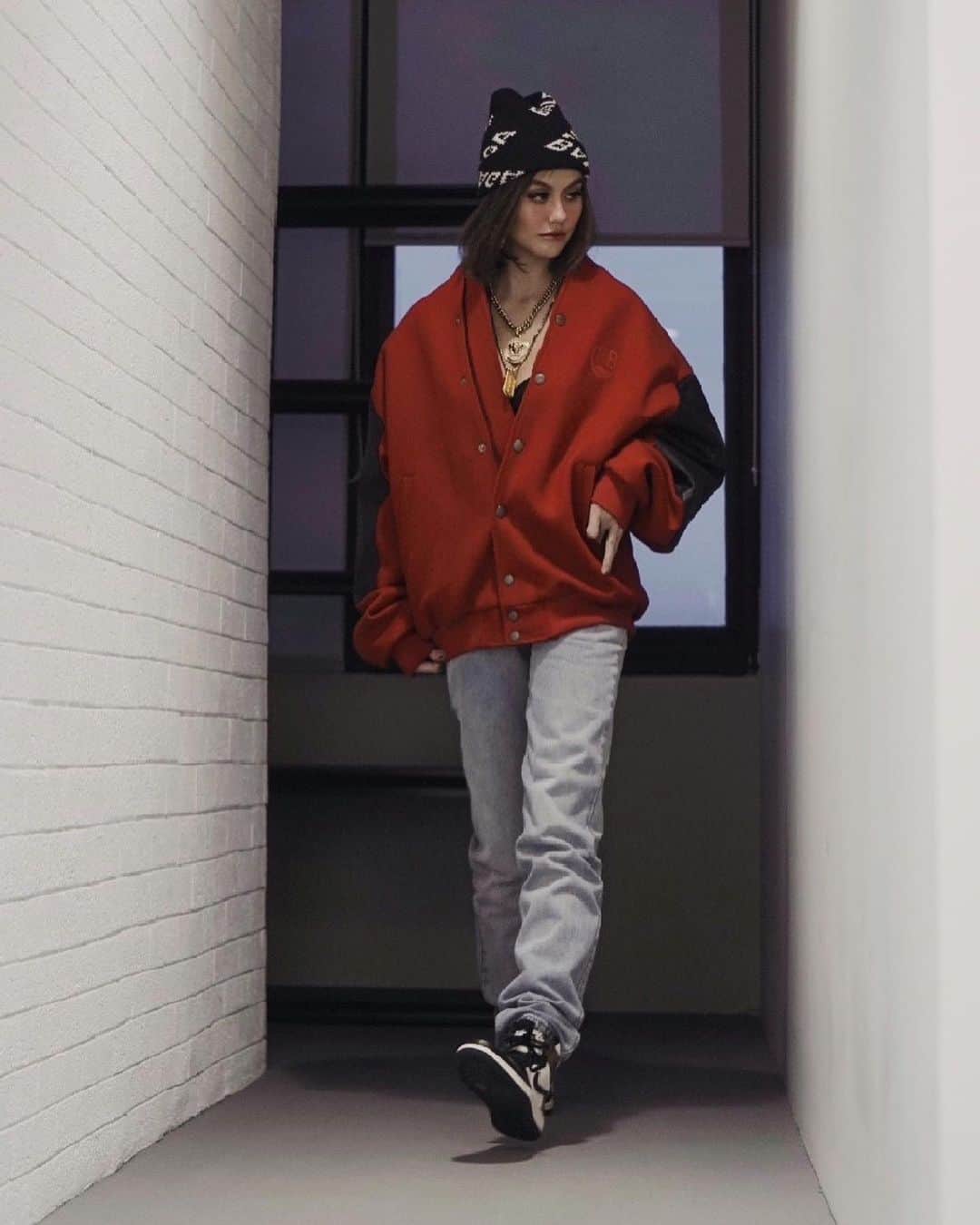 アグネス・モニカのインスタグラム：「😎🤫 @balenciaga baby  #AGNEZMO #MOtivation #악그네스」