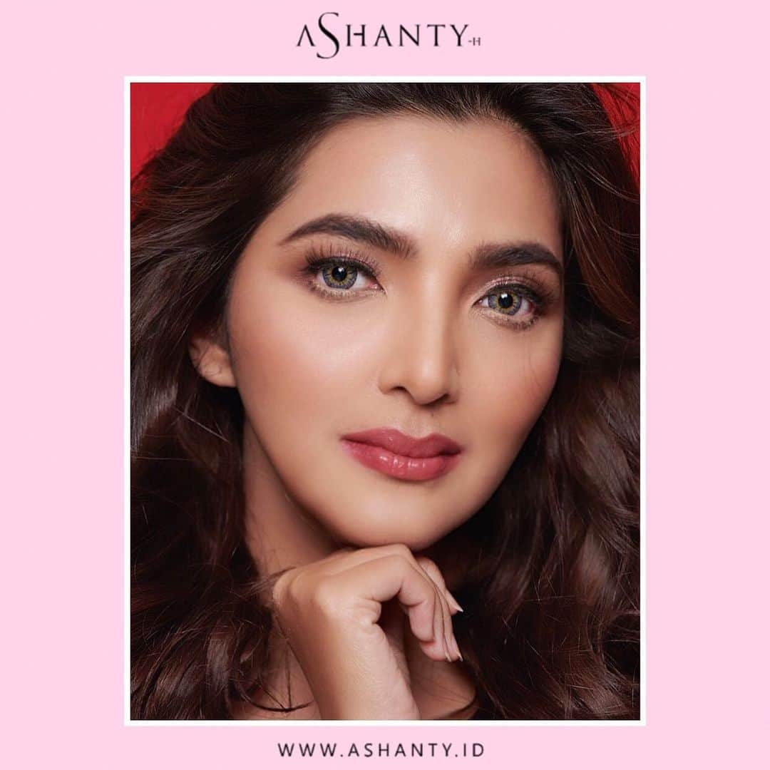 ASHANTY BEAUTY CREAM OFFICIALのインスタグラム：「Invest in your skin. It is going to represent you for a very long time 🌸  _________________________________ Informasi dan pemesanan : WA: 087778489900 WA: 081287388885 WA: 085781140354 WA: 081293823950 FAST RESPONS CLICK LINK yang ada di Bio IG @ashantyid  _________________________________ #creamwajag #beauty #cosmetics #brandlocal #skincare #skincarelocal #thehermansyah #beautyvlogger #beauty #kosmetikmahal #ashantyid #keluargaasix #ashantyhermansyah #mua」
