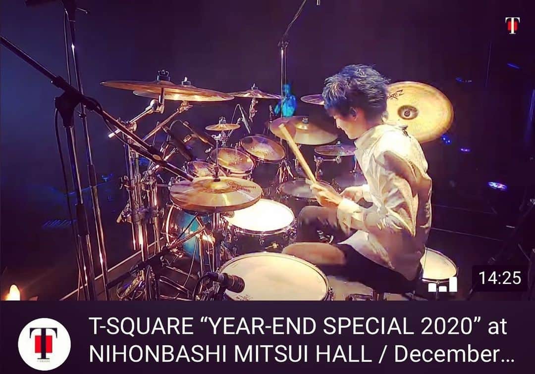 坂東慧のインスタグラム：「T-SQUARE MUSIC OFFICIAL チャンネルで、 2020/12/30・31に日本橋三井ホールで行われたライブの映像が公開されました！  12/31の映像では、各メンバーのはじけたソロをご覧頂けます笑  僕もかなり長めのドラムソロを叩きました！  沢山のカメラを駆使して収録して頂いたので、正面のアップや手元・足元など、様々なアングルからの映像をお楽しみ頂けます！  是非チェックしてみて下さい！  https://youtu.be/AEUJ22FdIHU」