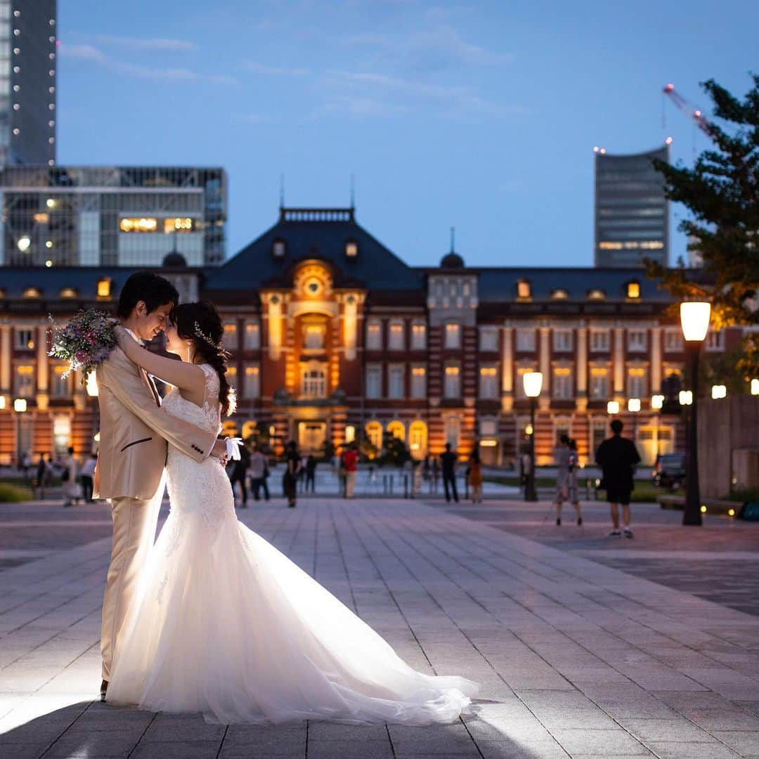 ホテルモントレ銀座 ブライダルサロンさんのインスタグラム写真 - (ホテルモントレ銀座 ブライダルサロンInstagram)「ホテルモントレ婚礼衣裳室﻿ 『ロケーションフォト』のご案内✨﻿ ﻿ 挙式当日とはひと味違う リラックスした笑顔で お二人の写真を残しては いかがでしょうか。  ﻿ドレスやタキシードにこだわりたい方にも おすすめのフォトプランです✨﻿ ﻿﻿ ﻿ お問い合わせはブライダリウムミュー銀座店まで﻿ ﻿ ☎︎03-3545-0363﻿ ✉️hng@mue-web.jp ﻿ ﻿ #ホテルモントレ銀座 ﻿ #ホテルモントレラスール銀座 ﻿ #Ginza﻿ #モントレグループ ﻿ #モントレwedding ﻿ #花嫁 ﻿ #プレ花嫁 ﻿ #instagramwedding ﻿ #hotelmonterey ﻿ #モントレ花嫁 ﻿ #モントレ花婿﻿ #ブライダリウムミュー ﻿ #ブライダリウムミュー銀座 ﻿ #bridariummue ﻿ #オリジナルドレス﻿ #フォトウェディング ﻿ #photography ﻿ #photogenic﻿ #2021冬婚 ﻿ #ミュー嫁﻿ #2021秋婚 ﻿ #2021夏婚 ﻿ #2021春婚」1月23日 14時57分 - hotel_monterey_ginza