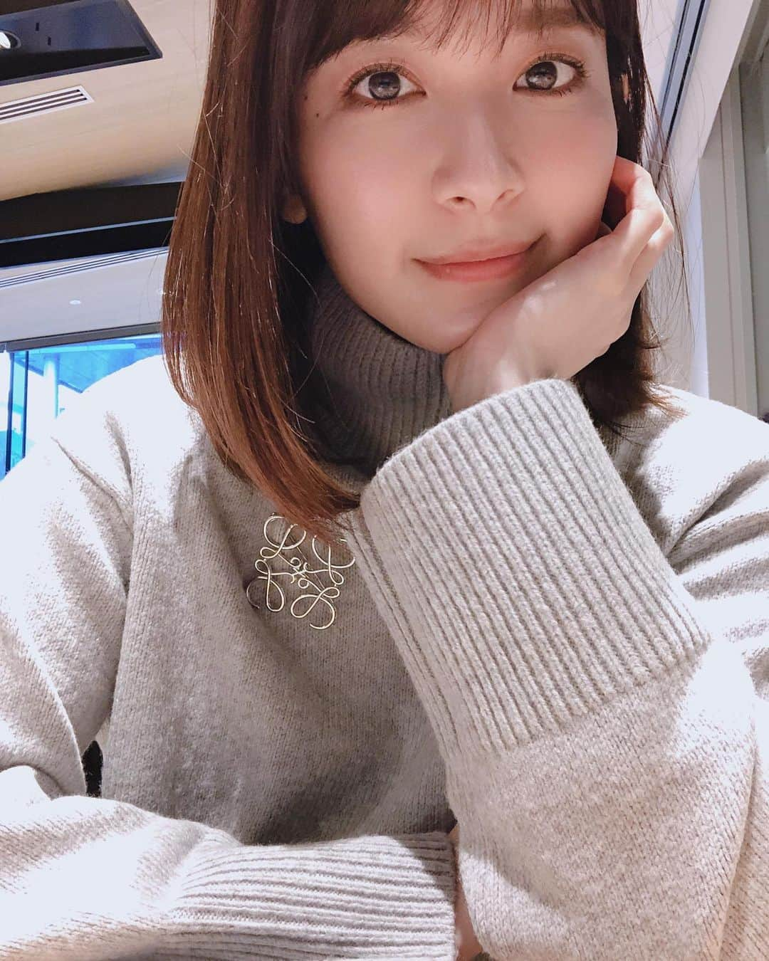 山本里菜さんのインスタグラム写真 - (山本里菜Instagram)「この週末は冷えますね❄️ 暖かくしてお過ごし下さいね😌 . そして明日はサンデージャポンです！ 田中さんの体調が心配です。 田中さんが安心してお休みできるように頑張ります🥺！！ . . #寒い　#雨　#寒気　#冬　#みぞれ　#サンジャポ」1月23日 15時04分 - rinayamamoto_0622