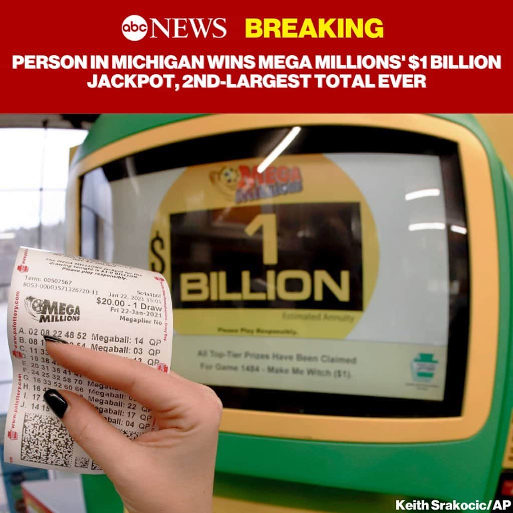 ABC Newsさんのインスタグラム写真 - (ABC NewsInstagram)「A person in Michigan won the jackpot, estimated at $1 billion or $739.6 million as a lump-sum, before taxes.  This marks the second-largest jackpot in Mega Millions history and the third-largest in U.S. lottery history. READ MORE AT LINK IN BIO.」1月23日 15時31分 - abcnews