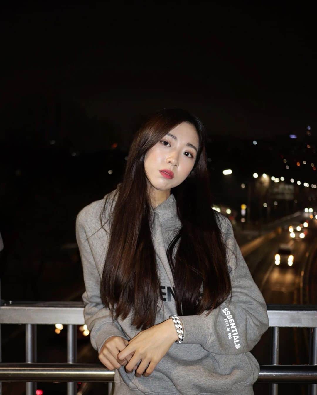 ティナ さんのインスタグラム写真 - (ティナ Instagram)「Wrist on glitter ❄️」1月23日 15時31分 - soobeanie_