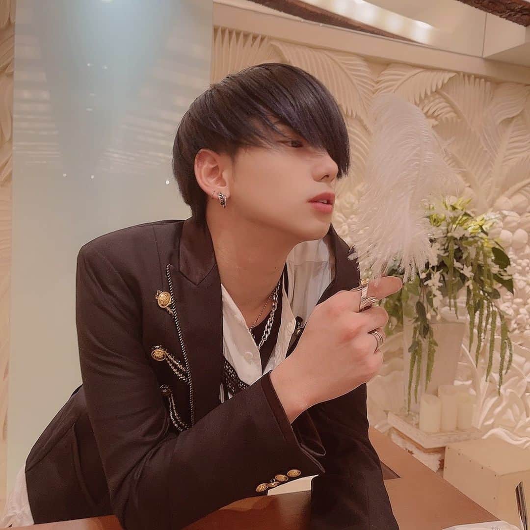 のインスタグラム：「結婚式行っあげる？」