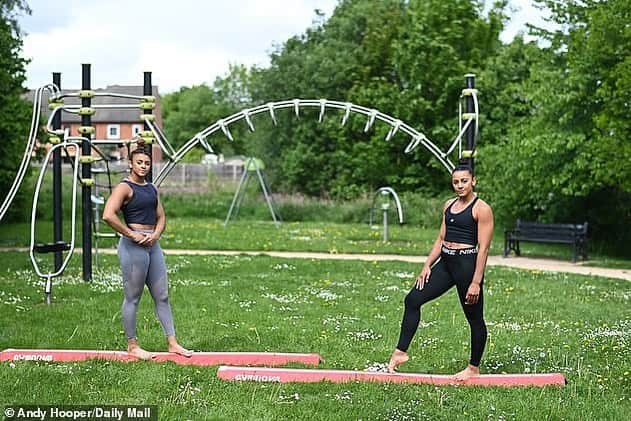 レベッカ・ダウニーのインスタグラム：「6 months out till Tokyo 2020ne AGAIN. What a difference a year can make but together is always a better place to be 🖤   Find the link in my story to read our latest interview with @dailymail」