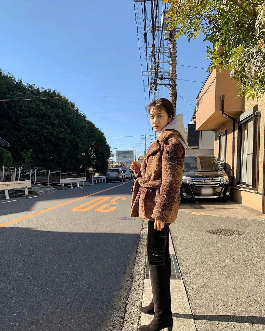 佐藤優津季のインスタグラム：「まぶしっ #ootd #hoodie #vintage #champion  #coat #vintage」