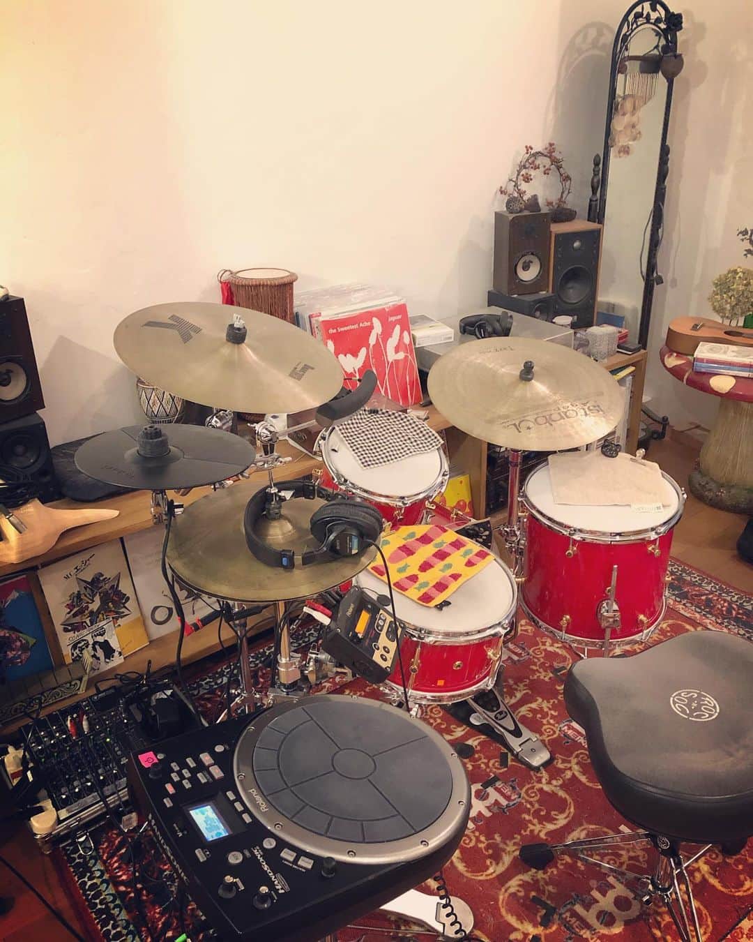 のインスタグラム：「本日のおうちセッティング。 #hpd20 #tm2 #cy5 #bt1 #roland  #canopus #drumset #drummer   #宿題があった方が #研究がはかどるね #何もないと #何もしないまま #時間だけ過ぎてく #タイプです」