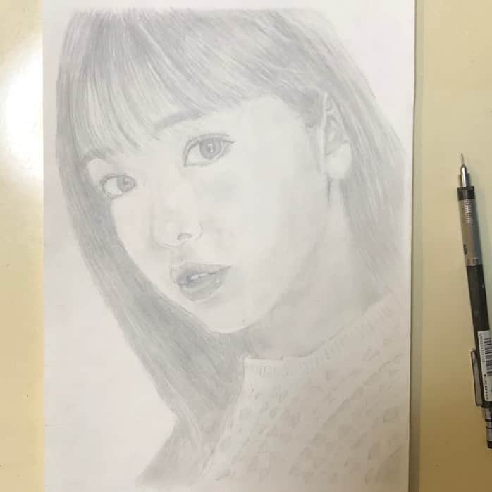 渋谷飛鳥のインスタグラム：「#懐かしい絵 #鉛筆画 #似顔絵 #シャーペン画 #pencilart #pencildrawing  #美人画 #にこるん」