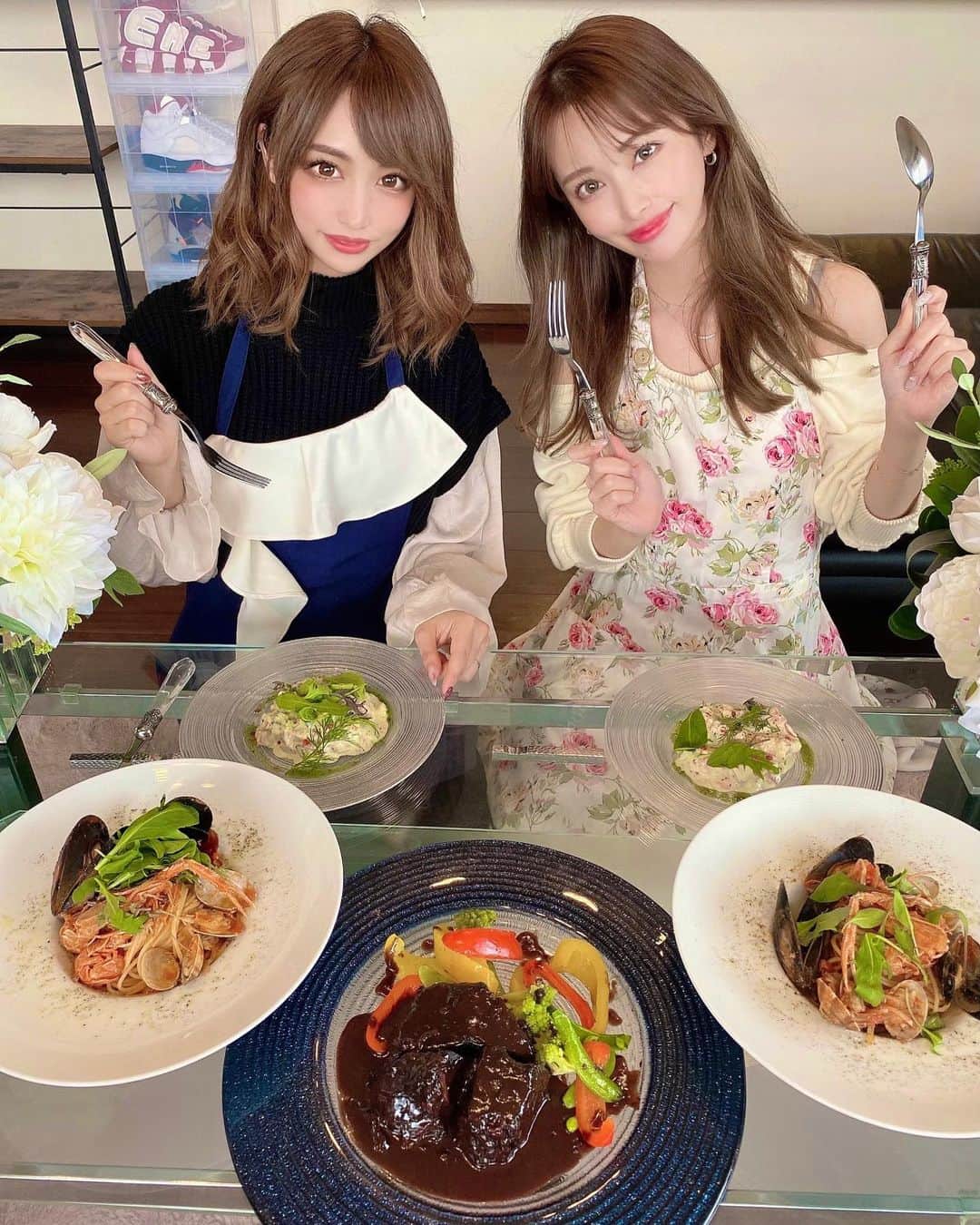 サキ吉さんのインスタグラム写真 - (サキ吉Instagram)「11月のお料理教室の📷✨ ． なんとこのお料理教室、 おうちで参加できるようになりました👼💞 ． 本格料理が学べる日本最大級の料理教室「クックグラム」が待望のリリース✨ 一流シェフによるインスタライブ型オンライン料理教室になります💡 月額3.980円で学び放題なんだって✨﻿ @cookgram_official 自宅で本格レストランの味が学べるのは嬉しいね💓💓💓 是非参加してみてね✨ ． #クックグラム﻿ #2021年﻿ #シェフ﻿ #インスタ﻿ #ライブ﻿ #ライブ配信﻿ #東京﻿ #横浜﻿ #仙台﻿ #神戸﻿ #大阪﻿ #福岡﻿ #料理教室﻿ #料理教室東京﻿ #オンライン料理教室﻿ #簡単レシピ﻿ #おうちごはん﻿ #家族ごはん﻿ #おうちレシピ﻿ #手料理﻿ #料理好き﻿ #料理勉強中﻿ #料理レシピ﻿ #料理女子﻿ #料理記録﻿ #料理初心者﻿ #料理写真﻿ #料理上手になりたい﻿ #料理好きの人と繋がりたい」1月23日 17時06分 - sakikichi1201