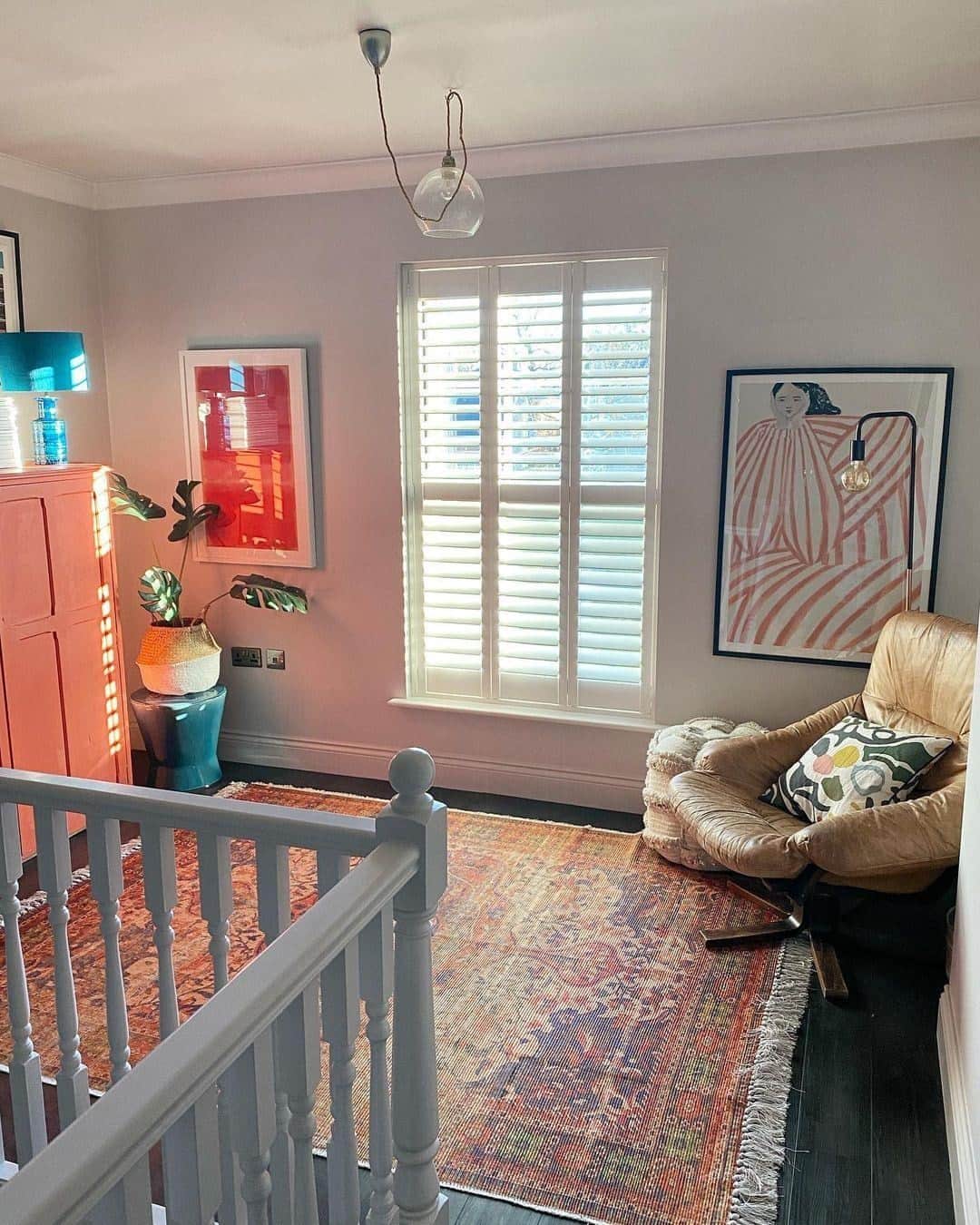 フレンチコネクションのインスタグラム：「A sunny spot, made sunnier with our Spiced Ginger Rug☀️🧡(📷: @erica_davies).  #FrenchConnection #MyFC」