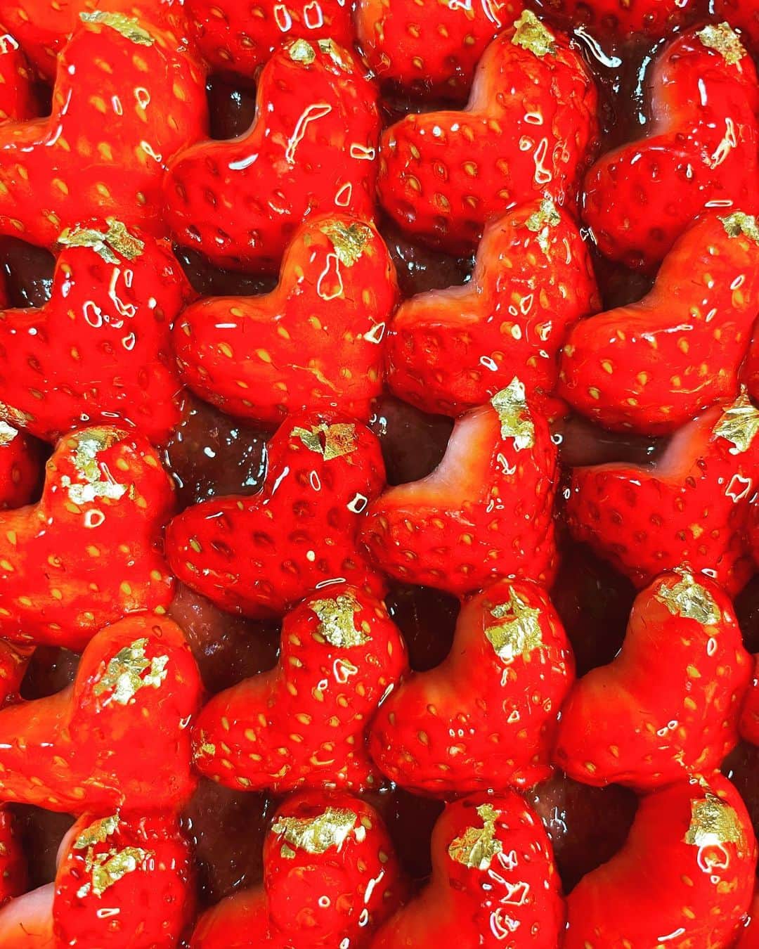 のインスタグラム：「えらいべっぴんさん 🍓🍓🍓🍓🍓🍓🍓🍓🍓🍓　 ❤️❤️❤️❤️❤️❤️❤️❤️❤️❤️ @verdy  　❌ @ete.restaurant」
