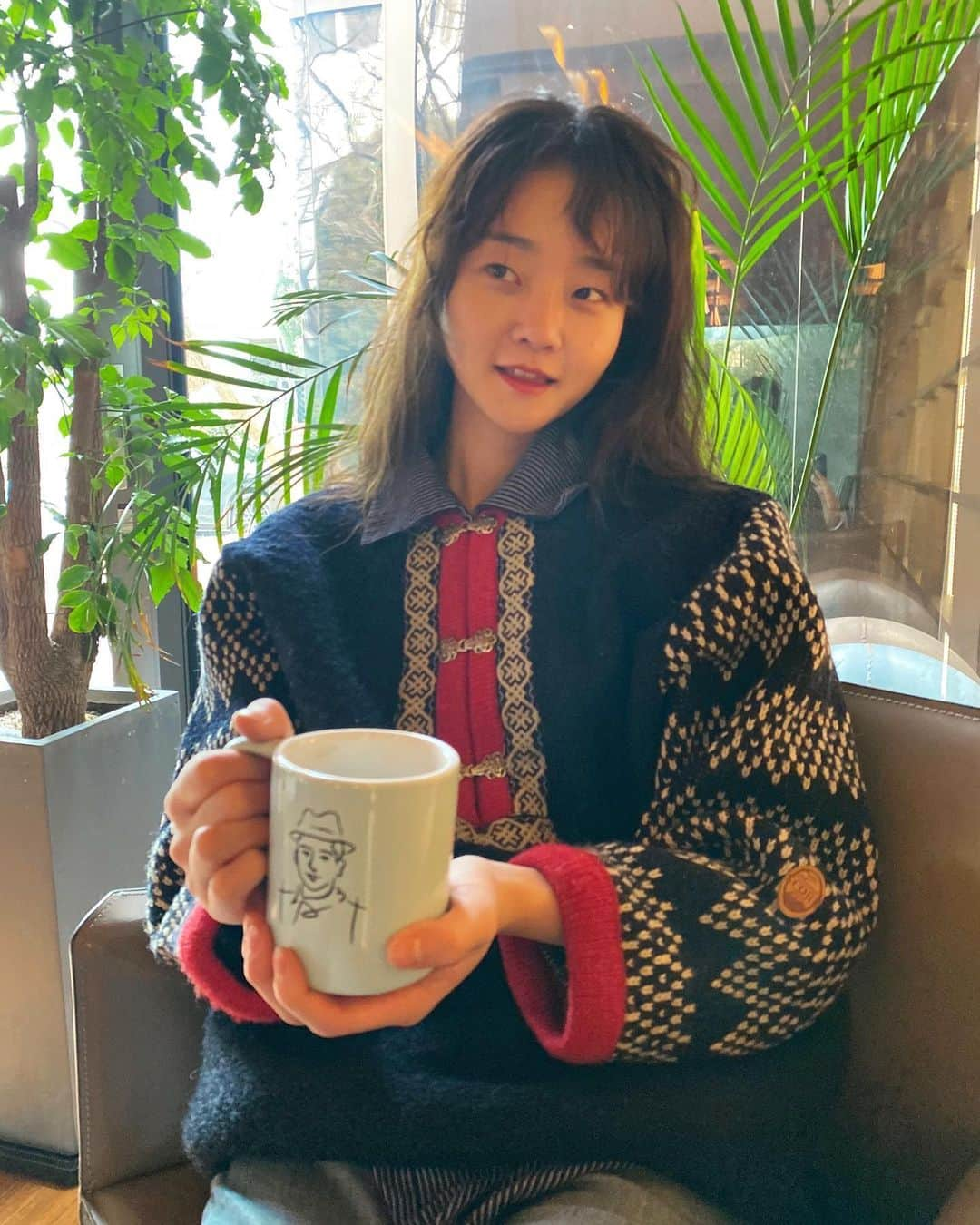 ヒョニ・カンさんのインスタグラム写真 - (ヒョニ・カンInstagram)「☕️」1月23日 17時41分 - hyoni_kang